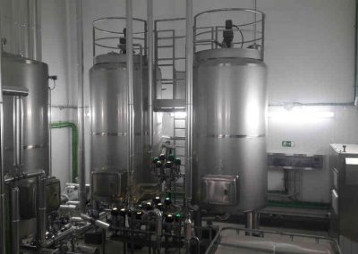Diseño y Fabricación de sistemas y equipos de almacenamiento industrial para líquidos y sólidos