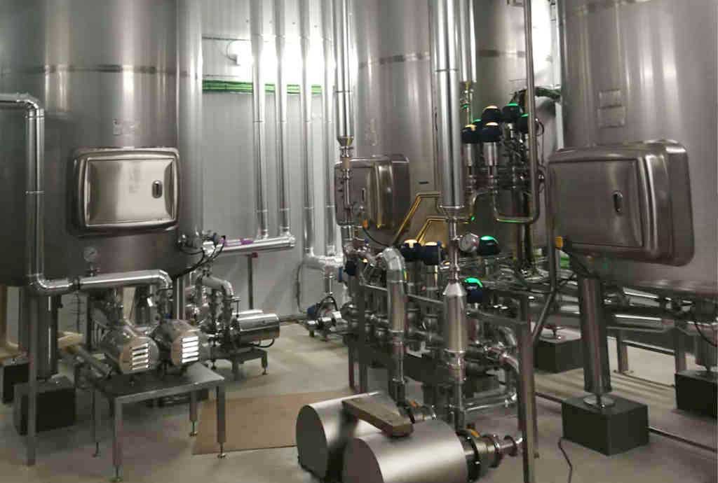 Fabricación de depósitos de almacenamiento para líquidos industriales